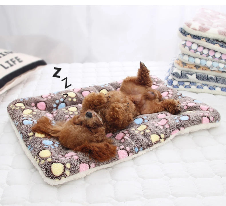 Flannel Thickened Pet Bed Mat – Soft Winter Sleeping Blanket for Dogs & Cats