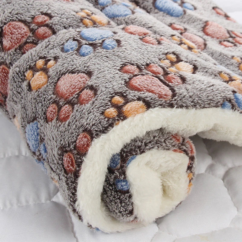 Flannel Thickened Pet Bed Mat – Soft Winter Sleeping Blanket for Dogs & Cats