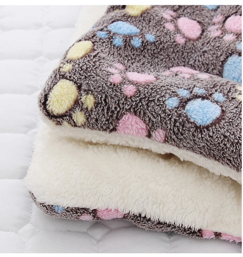 Flannel Thickened Pet Bed Mat – Soft Winter Sleeping Blanket for Dogs & Cats